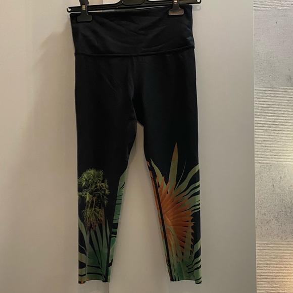 Noli Pants - NOLI YOGA Capri leggings